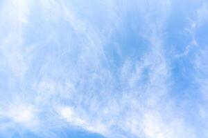 céu azul com nuvens, imagem de fundo do céu foto