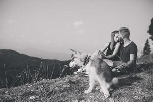 foto de um casal nas montanhas