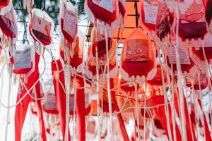 bolsas de sangue meio vazias, ângulo fechado foto