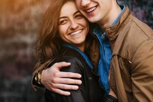 lindo casal jovem foto