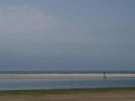 ilha langeoog no mar do norte foto