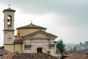 bergamo, lombardia, itália, 2014. a igreja de santa grata inter vitas em bergamo foto