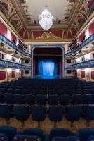croácia, 2022 - vista interior do teatro foto