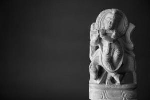 estátua de mármore krishna foto