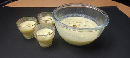 ras malai delicioso e cremoso tradicional asiático em bela tigela foto