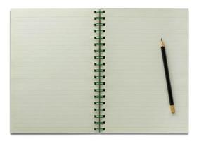 caderno espiral aberto e lápis isolado no branco foto