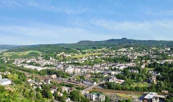 cidade gerolstein, alemanha em dia de verão foto