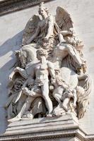 decoração de escultura do arco do triunfo em paris foto