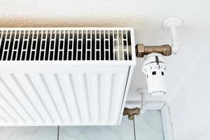 radiador de calor doméstico branco foto