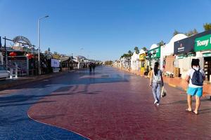 sharm el sheikh, egito- 21 de janeiro de 2019 - a estrada que partiu. Baía de Naama em Sharm El Sheikh, Egito foto