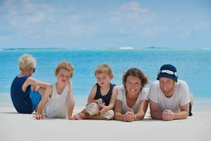 família feliz de férias foto