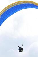 visão esportiva de parapente foto