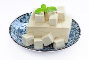 tofu fresco é comida crua e comida vegetariana. foto