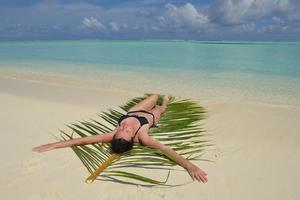 mulher feliz aproveite o horário de verão foto