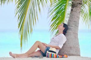 mulher feliz aproveite as férias de verão foto