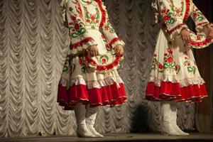 aulas de dança no palco. detalhes das roupas do artista. passos de dança. foto