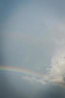 arco-íris nas nuvens foto