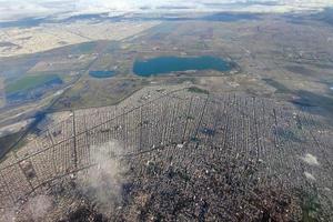 aérea da cidade do méxico durante o pouso foto