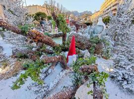 menton, frança - 11 de dezembro de 2021 - vila do papai noel aberta para o natal foto