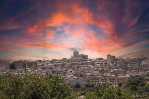 modica vista da paisagem urbana da vila da sicília foto