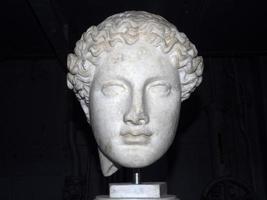 cabeça de hera estátua de mármore romana antiga foto