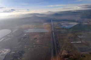 aérea da cidade do méxico durante o pouso foto