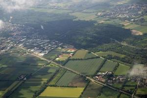 munchen bavaria alemanha área paisagem aérea de campos cultivados de avião foto