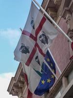 olbia, itália, 2012 - bandeira da sardenha foto