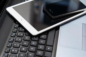 smartphone, tablet e notebook foto