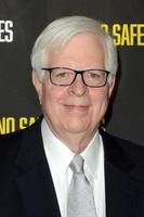 los angeles, 11 de novembro - dennis prager no no safe spaces estreia no teatro tcl chinese 6 em 11 de novembro de 2019 em los angeles, ca foto