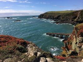 uma vista da costa da Cornualha em Lizard Point foto