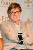 los angeles, 12 de abril - robert redford no pitzer college e robert redford para anunciar avanço no la press club em 12 de abril de 2014 em los angeles, ca foto