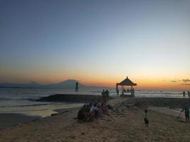 foto de paisagem de cenário de praia em sanur bali