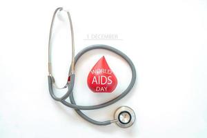 tiro de vista superior do equipamento de arranjo fundo médico conceito de dia mundial da aids foto