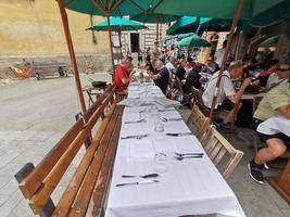 monterosso al mare, itália - 8 de junho de 2019 - vila pitoresca de cinque terre itália está cheia de turistas foto