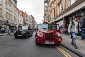 Oxford, Inglaterra - 15 de julho de 2017 - turistas na cidade universitária uma das mais visitadas do mundo foto