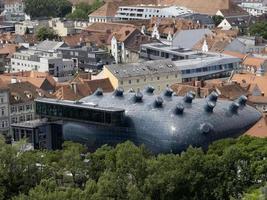 kunsthaus graz amigável alienígena graz áustria telhados detalhe edifício moderno foto