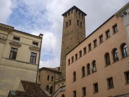 edifício medieval da prefeitura de padova foto