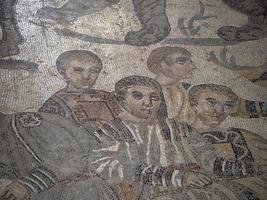 mosaico romano antigo de villa del casale, sicília foto