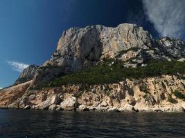 golfo de orosei cala gonone rochas mar falésias sardenha itália foto