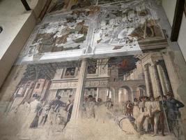 padova, itália - 23 de abril de 2022 - igreja eremitani em padova restauradas pinturas mantegna foto