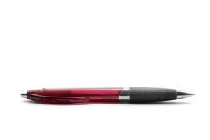 caneta de plástico vermelha e preta isolada em branco foto
