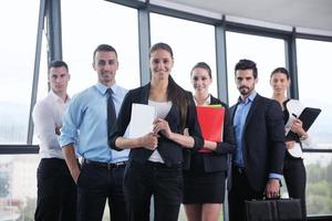 pessoas de negócios em uma reunião no escritório foto