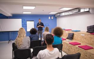 palestrante seminário conceito de reunião de negócios corporativos foto