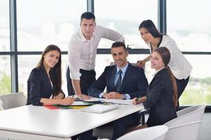 pessoas de negócios em uma reunião no escritório foto