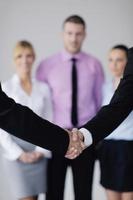 grupo de pessoas de negócios na reunião foto