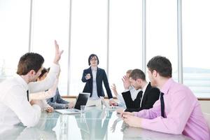 grupo de empresários na reunião foto