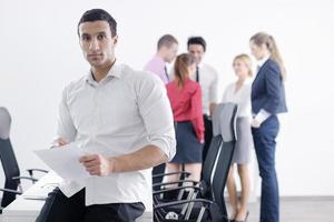 homem de negócios jovem na reunião foto