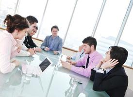 grupo de empresários na reunião foto