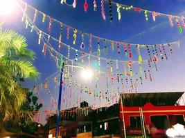 céu noturno sayulita com bandeiras mexicanas foto